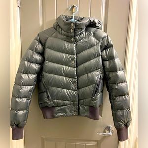The North Face - Puffer Coat - Women’s size Medium - Gray
